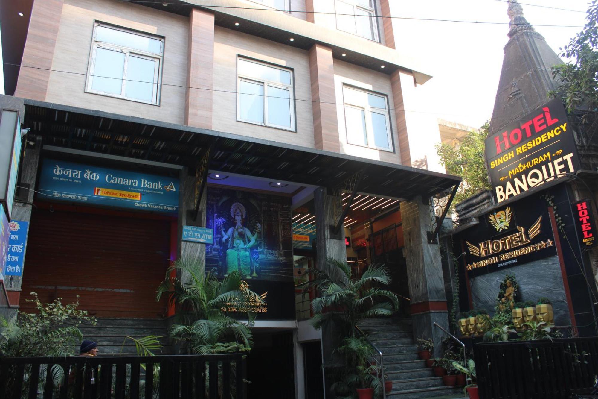 Hotel Singh Residency Варанаси Екстериор снимка