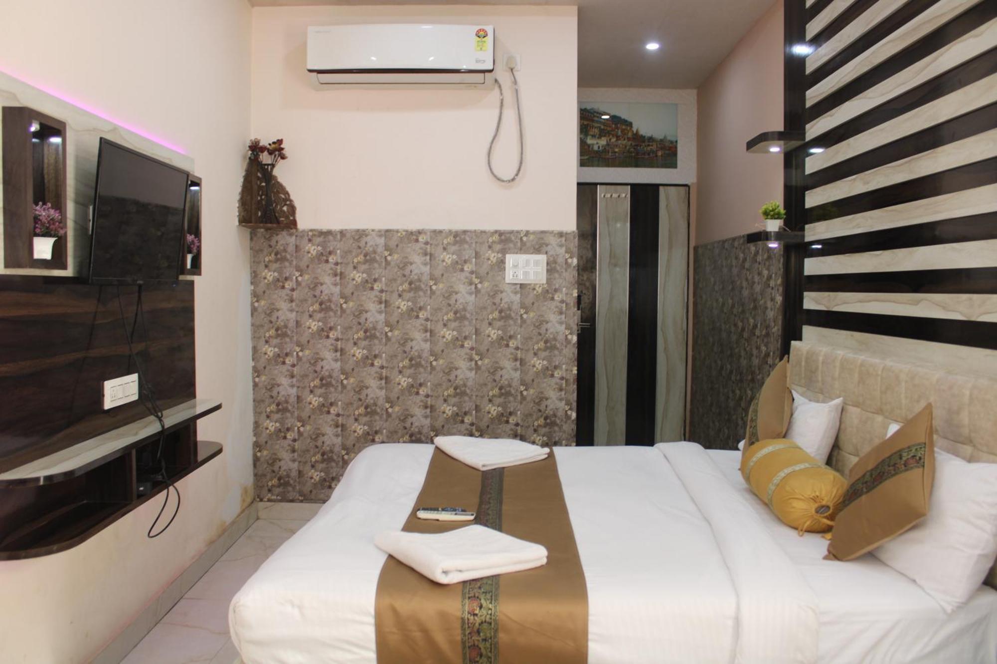 Hotel Singh Residency Варанаси Екстериор снимка