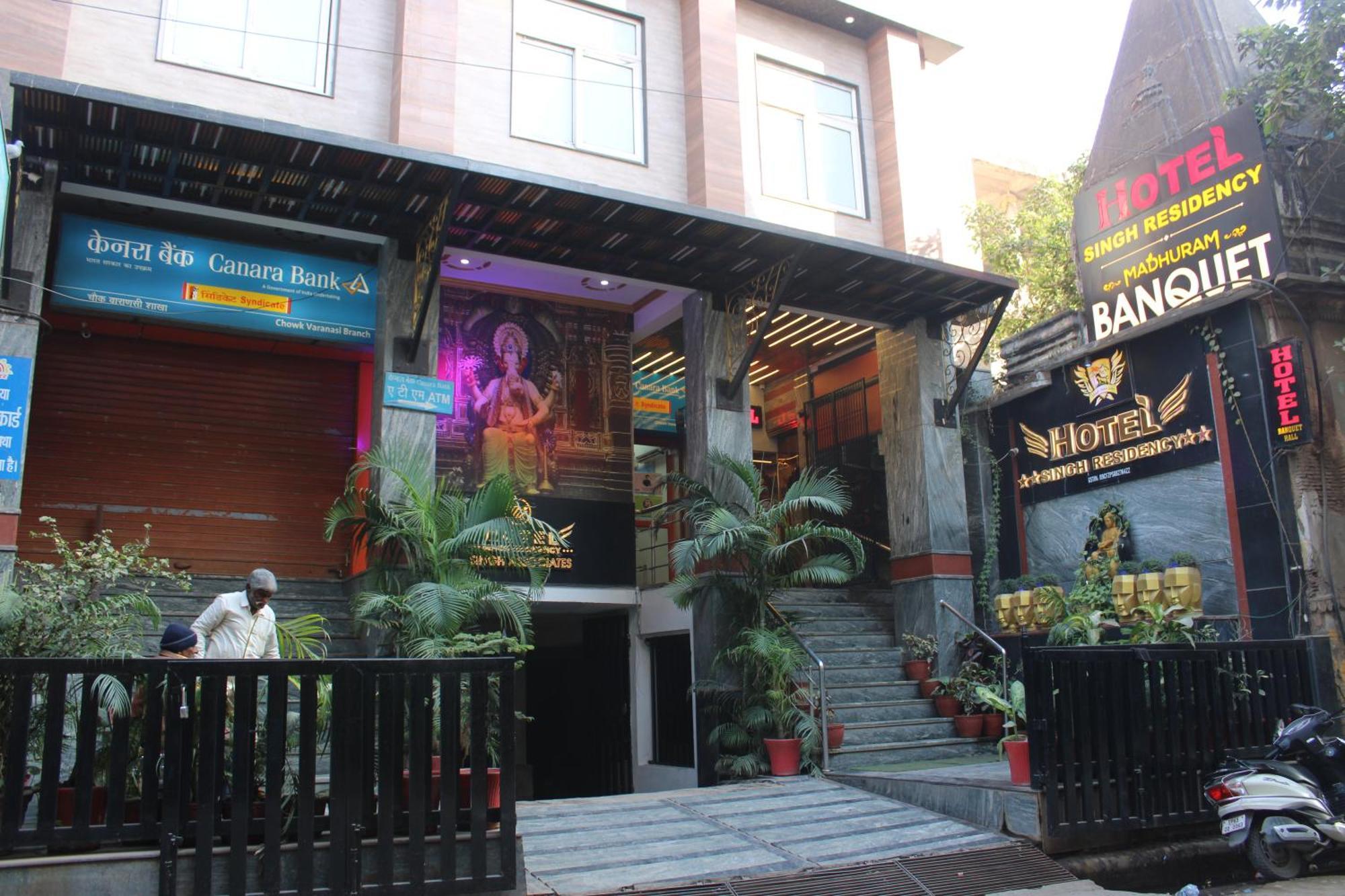 Hotel Singh Residency Варанаси Екстериор снимка